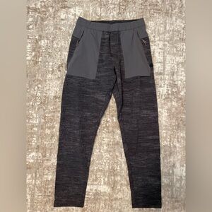 Lululemon Men’s Lab Varsa pant in gray size XS